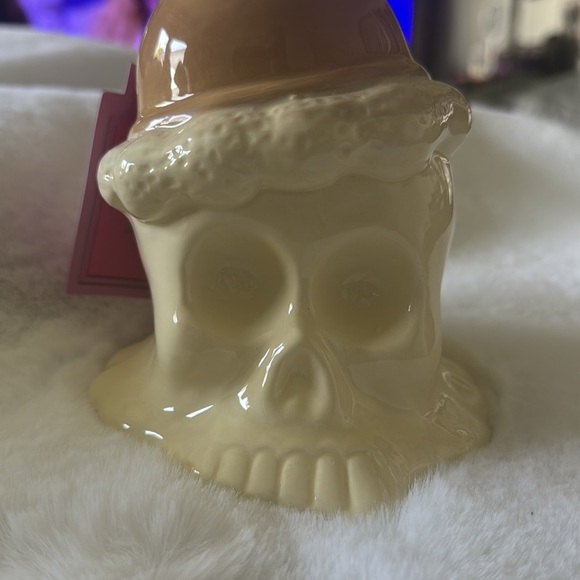 🍦☠️NEW Summer Lies Here Vanilla Ice Cream Skull Summerween Figurine🍦☠️ - Picture 3 of 6